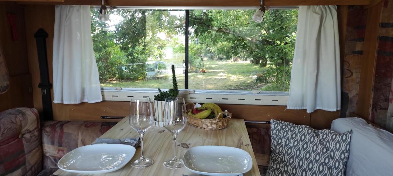 Charmant Camping-Car A La Campagne Labessiere-Candeil Exteriér fotografie