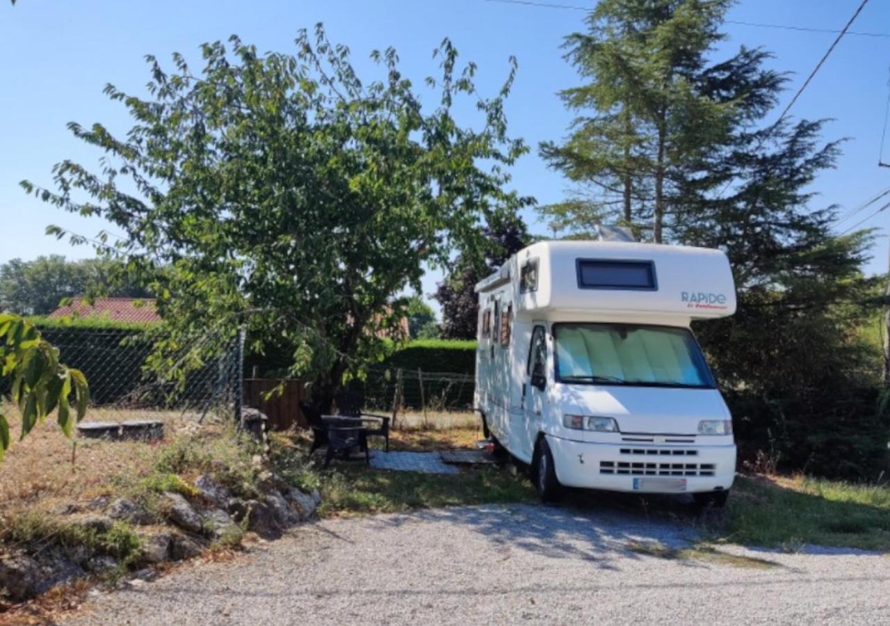 Charmant Camping-Car A La Campagne Labessiere-Candeil Exteriér fotografie